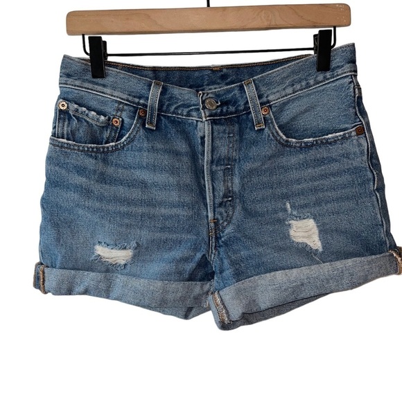 Women's Levi's 501 Medium Wash Button Fly Cutoff Jean Shorts size 27 - Picture 1 of 6